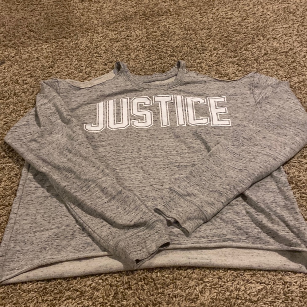 open shoulder long sleeve crop top